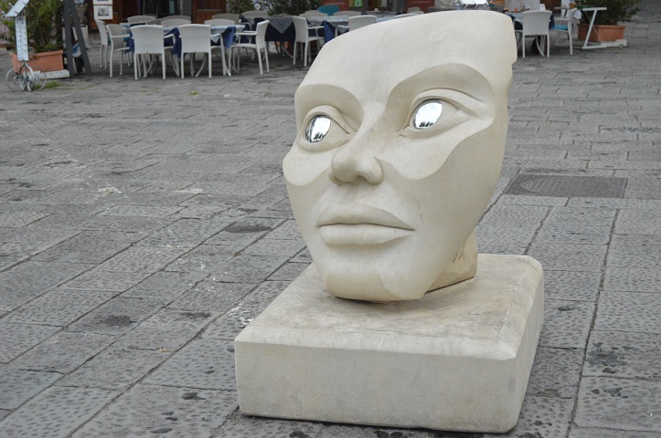 Minori_sculpture