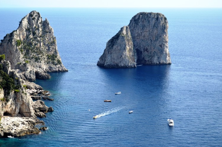rocks-capri-island