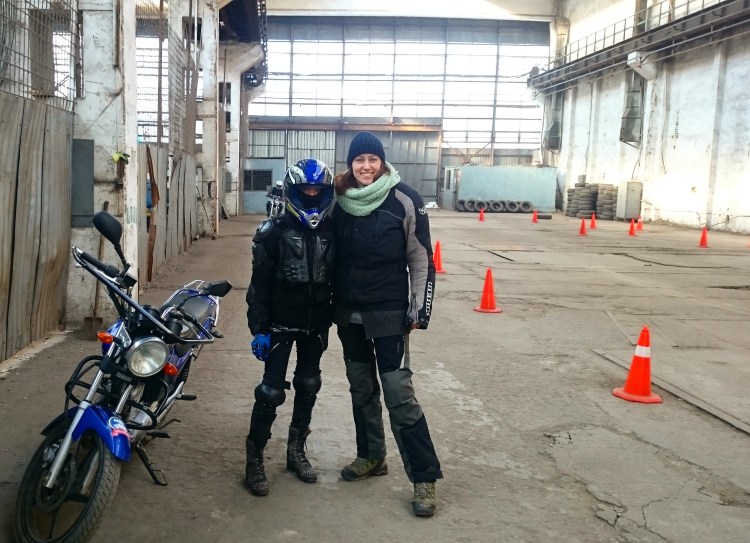 the-hat-wanderer-scoala-moto-ami